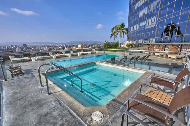 Detail Gallery Image 50 of 66 For 1100 Wilshire Bld #1806,  Los Angeles,  CA 90017 - 2 Beds | 2 Baths