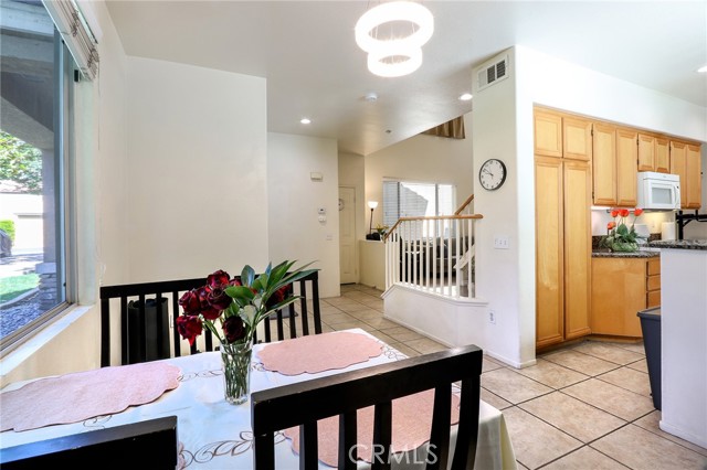 Detail Gallery Image 8 of 39 For 3738 Springmount St, Riverside,  CA 92501 - 3 Beds | 2/1 Baths