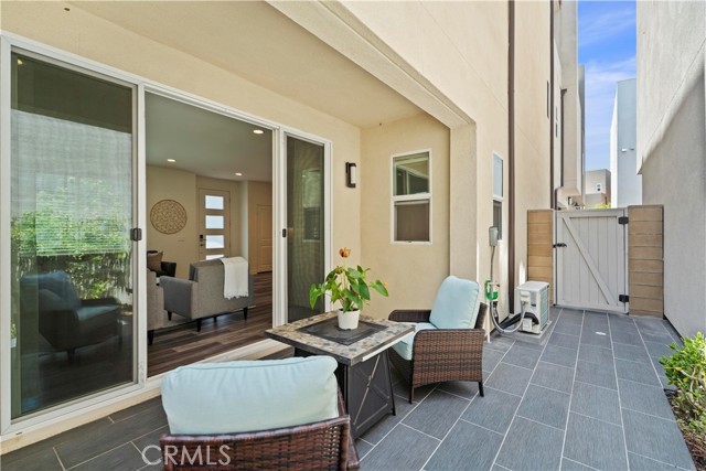 610 Cultivate, Irvine CA: https://media.crmls.org/medias/61327960-79b6-4075-b158-bbb865e63175.jpg