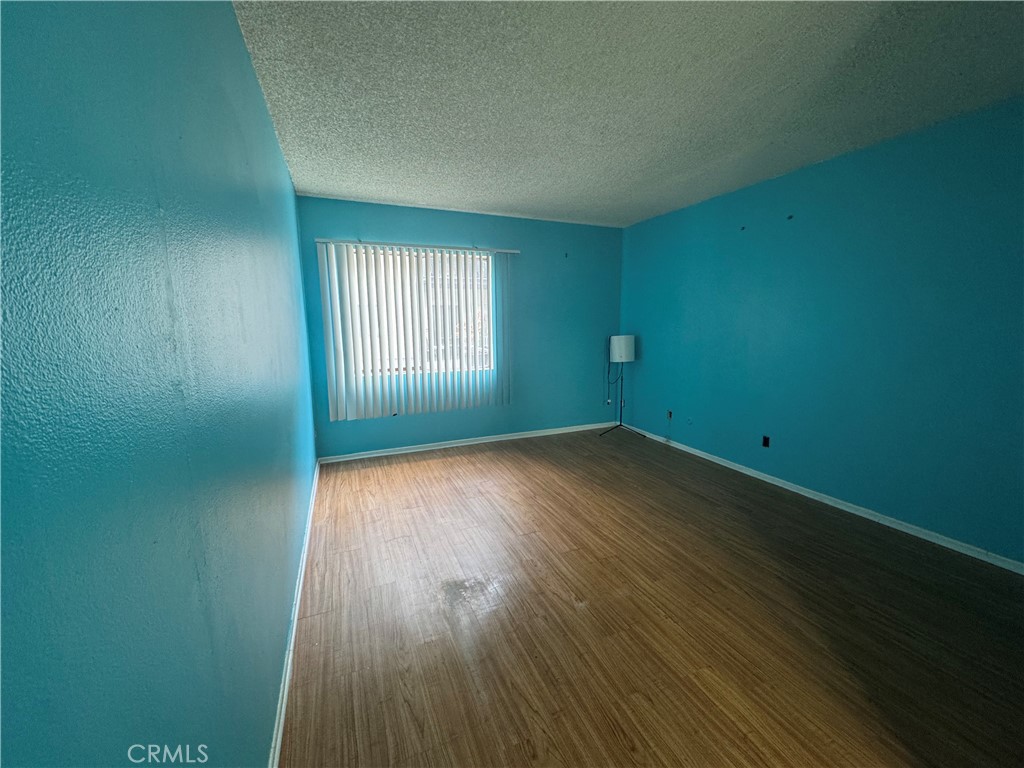 https://media.crmls.org/medias/61328c7e-a6aa-4456-a2ba-dbbf903f069c.jpg?preset=X-Large