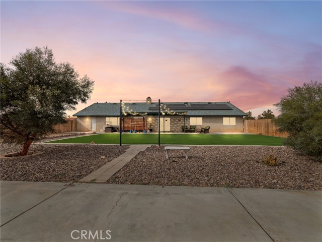 Detail Gallery Image 2 of 45 For 9915 La Panto, Victorville,  CA 92392 - 3 Beds | 3 Baths
