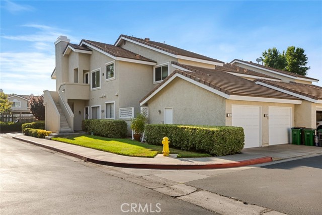 36 Greenmoor, Irvine CA: https://media.crmls.org/medias/613297a2-3b16-4752-90d8-200a67808c5d.jpg
