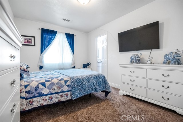 Detail Gallery Image 8 of 17 For 2023 Garvey, Corcoran,  CA 93212 - 5 Beds | 3 Baths