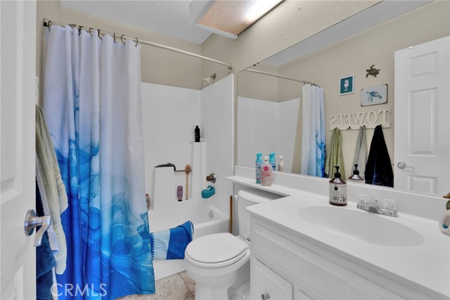 11359 Courtside, Victorville CA: https://media.crmls.org/medias/6133a38c-bfae-4b5b-beea-e57a8117e98d.jpg