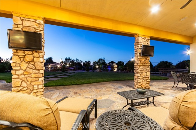 Detail Gallery Image 16 of 75 For 12260 Desert Rose Way, Oak Hills,  CA 92344 - 4 Beds | 4/1 Baths