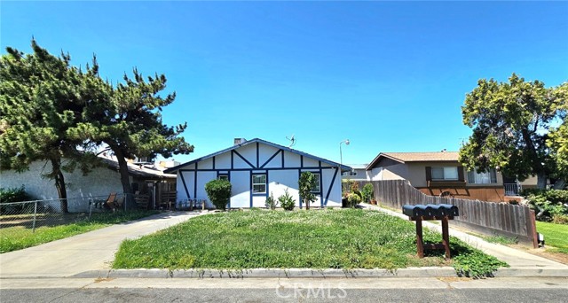 128 Park Street, Madera CA: https://media.crmls.org/medias/61354447-7f29-4569-abb0-e918c367940a.jpg