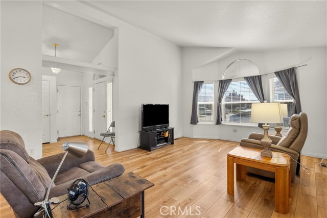 27828 Spyglass Lane, Canyon Country CA: https://media.crmls.org/medias/613578c6-9645-47a9-9755-7f23e466cdc2.jpg