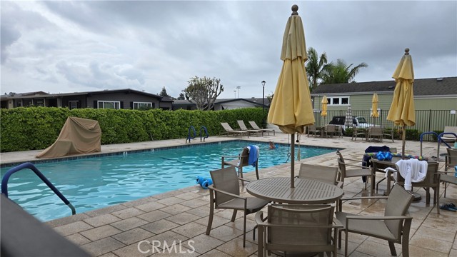 Detail Gallery Image 21 of 25 For 16462 Poipu Ln, Huntington Beach,  CA 92649 - 2 Beds | 2 Baths