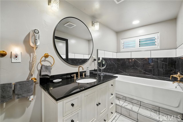 373 Redwood Lane, Crestline CA: https://media.crmls.org/medias/61360ed6-20e4-46c2-8d57-30737f2f1184.jpg