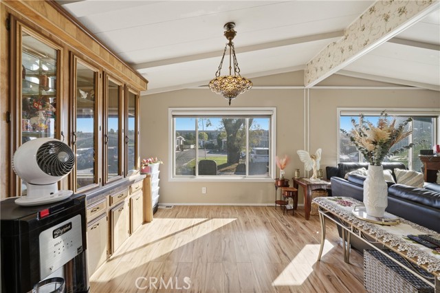 Detail Gallery Image 9 of 22 For 1919 W Coronet Ave #193, Anaheim,  CA 92801 - 3 Beds | 2 Baths