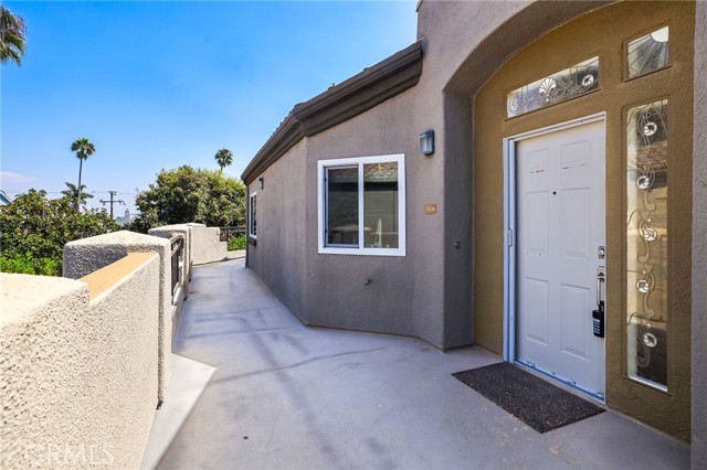 Detail Gallery Image 1 of 16 For 430 Lake St #304,  Huntington Beach,  CA 92648 - 2 Beds | 2 Baths