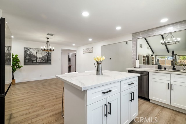 41841 55th W Street, Lancaster CA: https://media.crmls.org/medias/6136ef15-f654-407d-8869-9117053a7dab.jpg