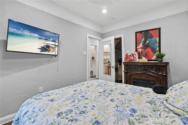 932 Coronado Avenue, Long Beach CA: https://media.crmls.org/medias/61376a06-0dd3-4aa3-bf7b-a10f4164245b.jpg