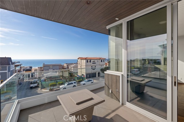 612 Manhattan Avenue, Manhattan Beach, California 90266, 3 Bedrooms Bedrooms, ,3 BathroomsBathrooms,Residential,For Sale,Manhattan,SB23211420