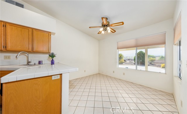 Detail Gallery Image 12 of 27 For 1983 Tamarack Ln, Hemet,  CA 92545 - 3 Beds | 2 Baths