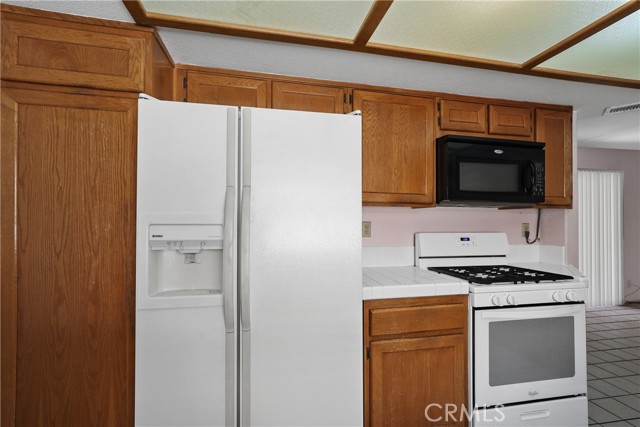 Detail Gallery Image 14 of 45 For 37394 Cole Creek Ct, Murrieta,  CA 92562 - 3 Beds | 2/1 Baths