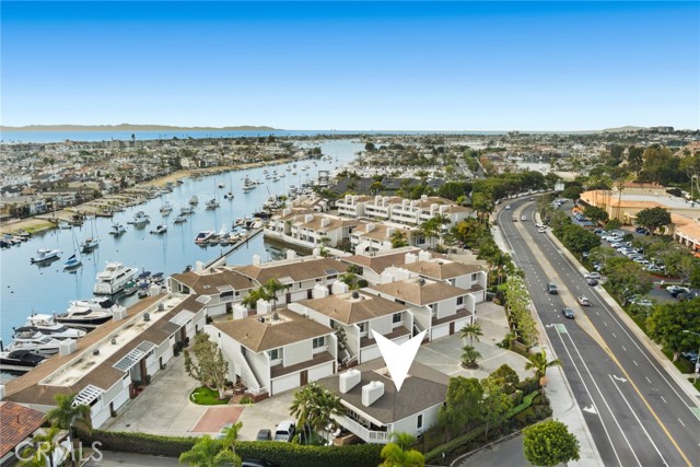 Detail Gallery Image 4 of 30 For 1030 Bayside Cove #702,  Newport Beach,  CA 92660 - 2 Beds | 2 Baths