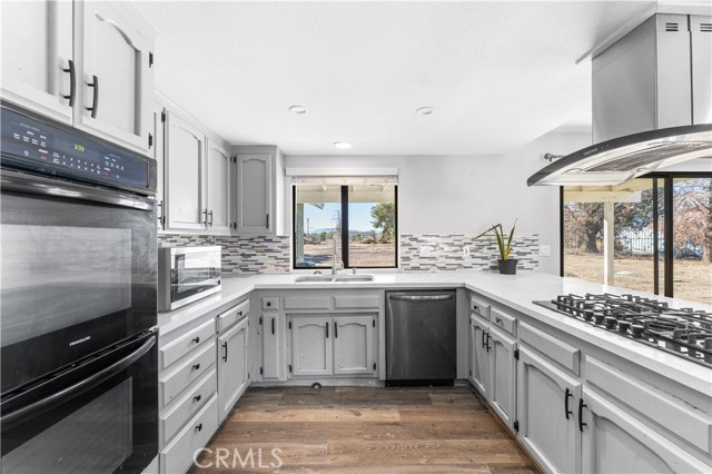 Detail Gallery Image 12 of 43 For 3322 E Avenue H, Lancaster,  CA 93535 - 6 Beds | 3 Baths