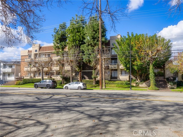 Detail Gallery Image 5 of 51 For 365 W Alameda Ave #305,  Burbank,  CA 91506 - 2 Beds | 2 Baths