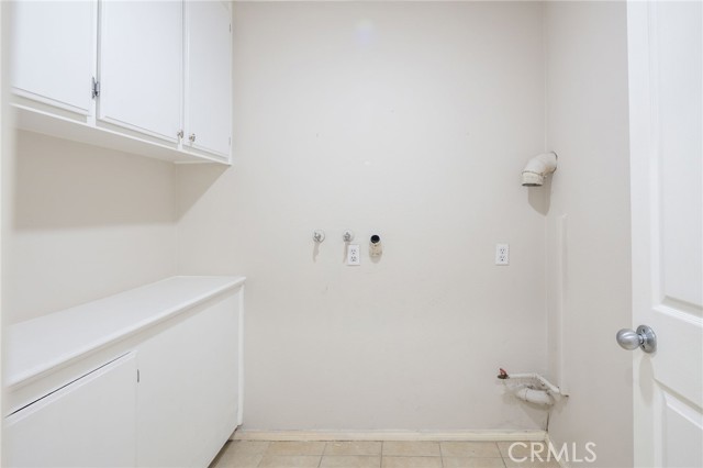 Detail Gallery Image 32 of 43 For 4001 W 165th St #C,  Lawndale,  CA 90260 - 2 Beds | 2/1 Baths
