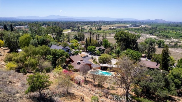 4899 Glenwood Drive, Riverside CA: https://media.crmls.org/medias/613c6319-c0f4-4f62-b5b2-2d3f267c0385.jpg
