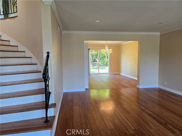Detail Gallery Image 4 of 37 For 1026 Damascus Cir, Costa Mesa,  CA 92626 - 5 Beds | 3 Baths