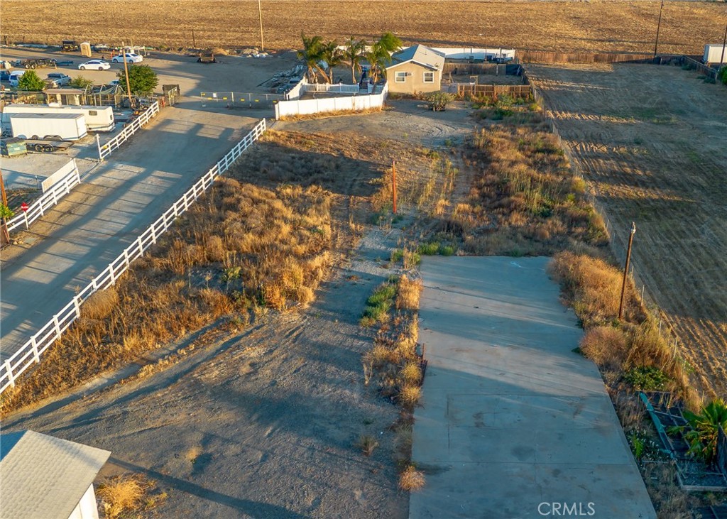 https://media.crmls.org/medias/613d1cd1-902f-4669-be59-4cef9a950f99.jpg?preset=X-Large