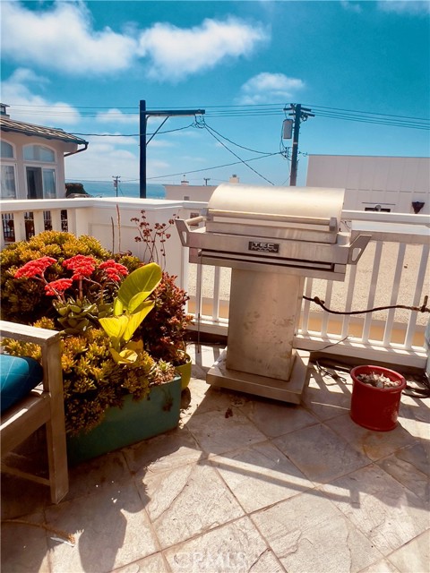 Detail Gallery Image 36 of 75 For 132 28th St, Hermosa Beach,  CA 90254 - 5 Beds | 4/1 Baths