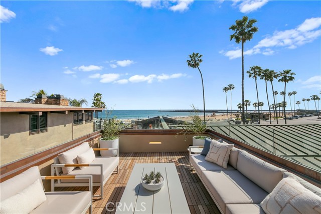 Detail Gallery Image 17 of 43 For 3130 Breakers Dr, Corona Del Mar,  CA 92625 - 3 Beds | 2/1 Baths
