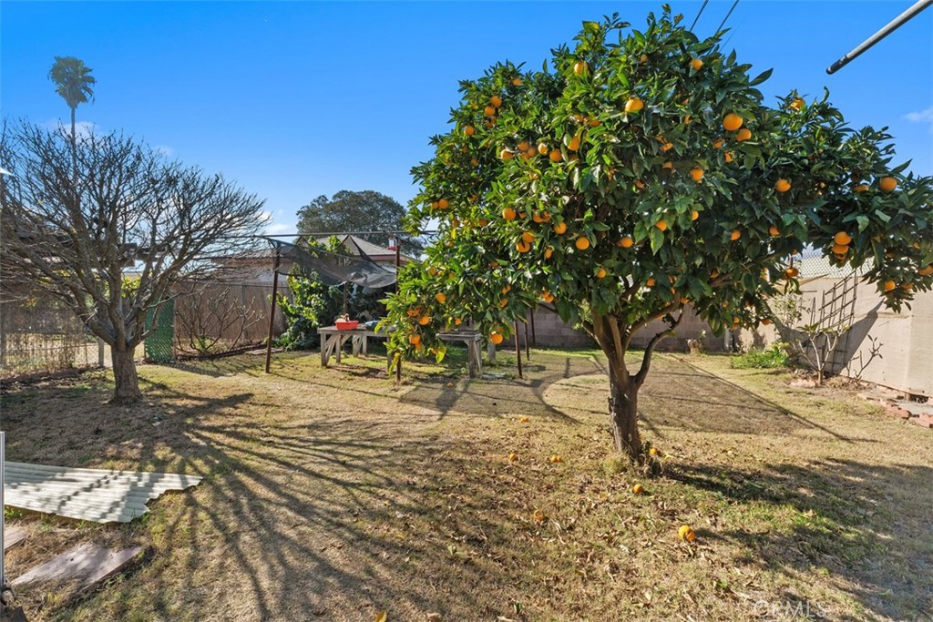 https://media.crmls.org/medias/613f3e8a-b2ec-4dd8-a5b7-e90607609d80.jpg?preset=X-Large