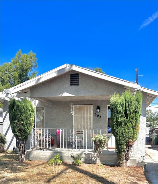 Detail Gallery Image 1 of 19 For 923 E 97th St, Los Angeles,  CA 90002 - 2 Beds | 1 Baths