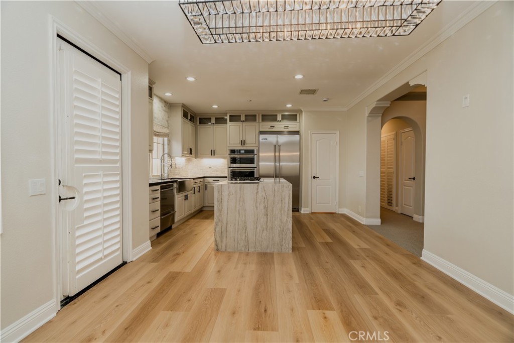 MLS #OC25261800 image #5