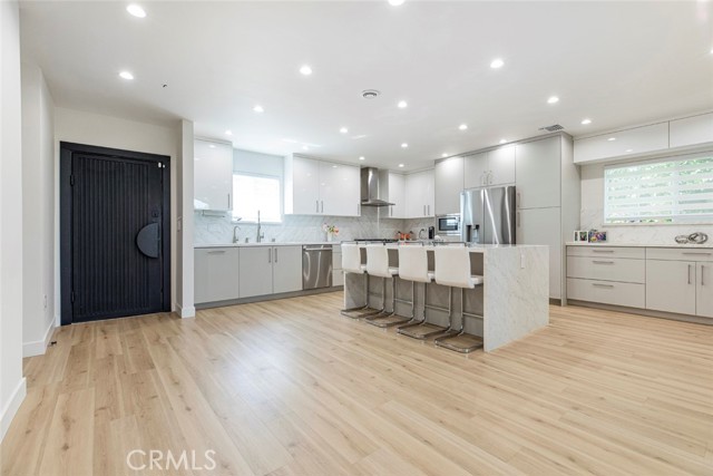 Detail Gallery Image 10 of 57 For 7106 Teesdale Ave, North Hollywood,  CA 91605 - 3 Beds | 2 Baths