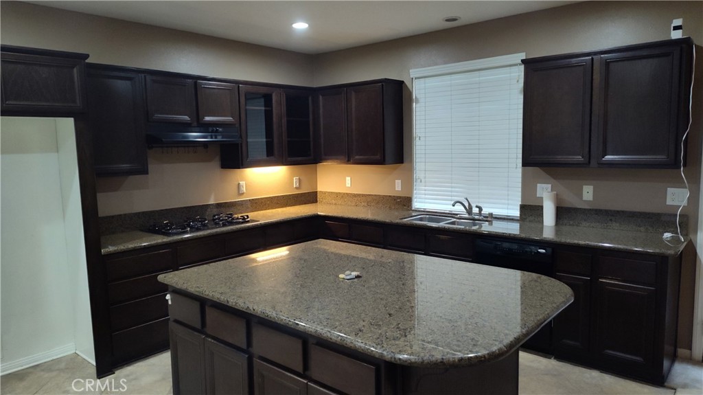 MLS #OC25145929 img 3