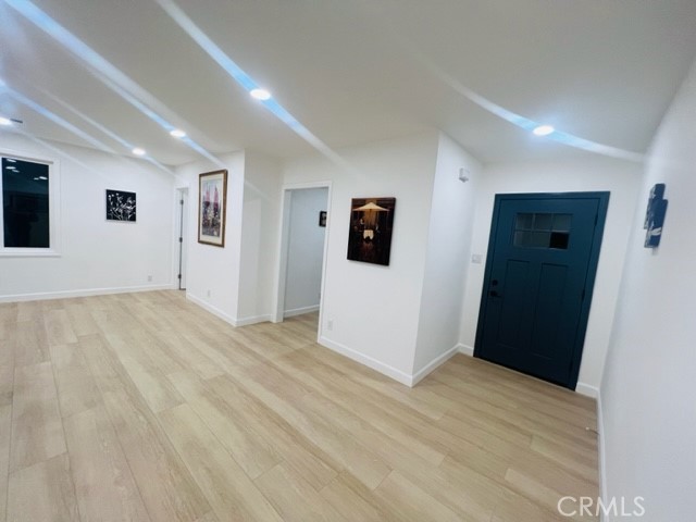 https://media.crmls.org/medias/614015e4-1261-4f83-8baf-59c572f6d5bd.jpg?preset=X-Large