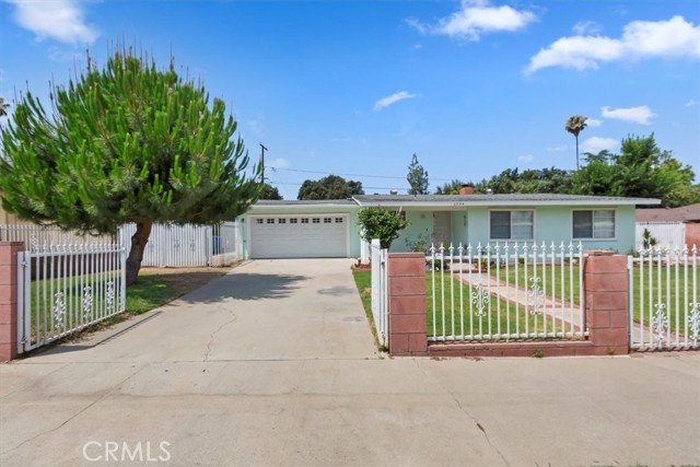 Detail Gallery Image 1 of 24 For 2994 Maude St, Riverside,  CA 92506 - 3 Beds | 2 Baths
