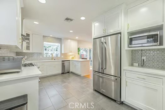14614 Runnymede Street, Van Nuys CA: https://media.crmls.org/medias/6141c19b-c970-4f1c-a386-377476127378.jpg