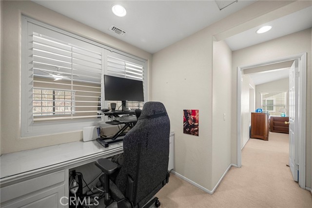 Detail Gallery Image 31 of 45 For 28246 Deer Ct, Canyon Country,  CA 91351 - 4 Beds | 2/1 Baths