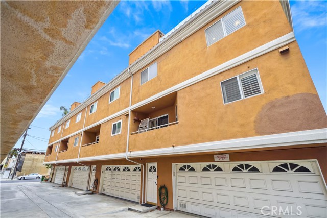 Detail Gallery Image 4 of 42 For 541 W 23rd St #4,  San Pedro,  CA 90731 - 3 Beds | 2/1 Baths