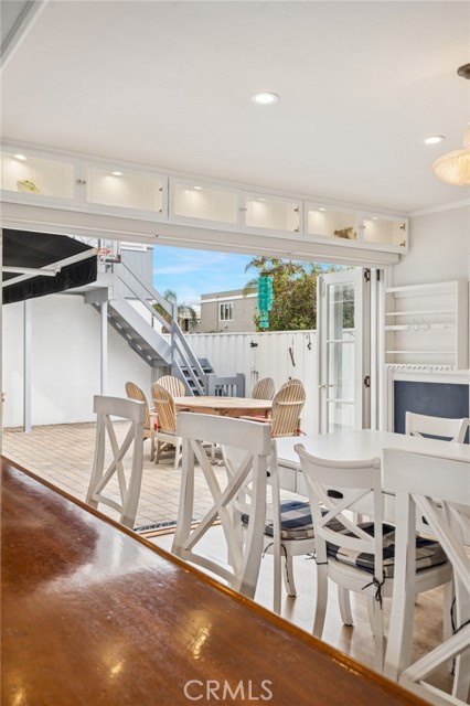 Detail Gallery Image 10 of 42 For 200 Grand Canal, Newport Beach,  CA 92662 - 4 Beds | 3 Baths