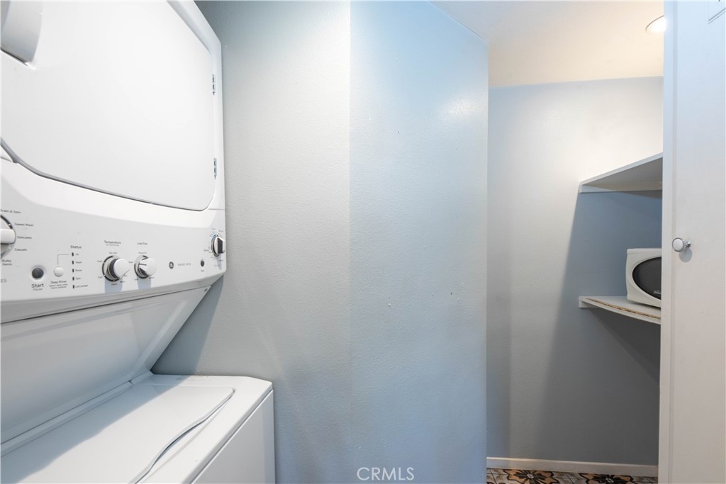 https://media.crmls.org/medias/6143f1fb-825f-4ad5-8b72-382739aff40d.jpg?preset=X-Large
