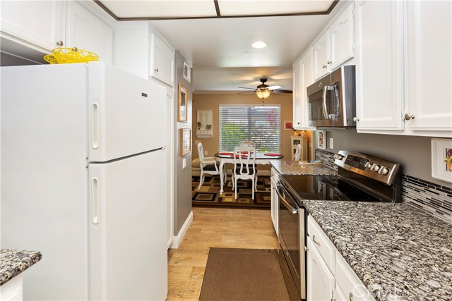 3320 Via Carrizo, Laguna Woods CA: https://media.crmls.org/medias/6144146d-681f-4f8b-baaa-d32571014e00.jpg