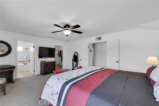 17262 Chase Street, Northridge CA: https://media.crmls.org/medias/6144a5b6-bfe9-4432-8f5a-9427527f7688.jpg