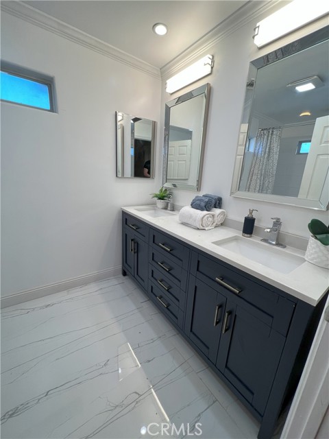 Detail Gallery Image 7 of 16 For 657 W 1st St, San Pedro,  CA 90731 - 3 Beds | 2 Baths