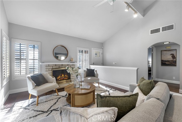 15923 Joseph Court photo 4