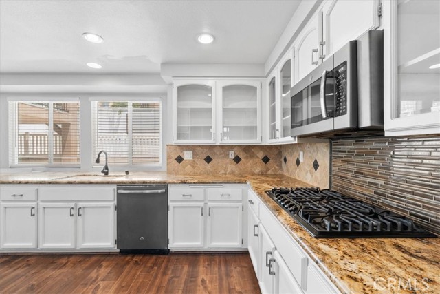 Detail Gallery Image 8 of 42 For 11542 Lomello Way, Rancho Cucamonga,  CA 91701 - 4 Beds | 2/1 Baths