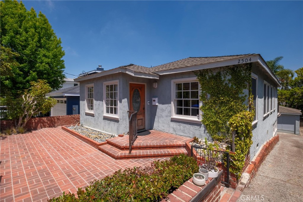 2504 Palm Avenue