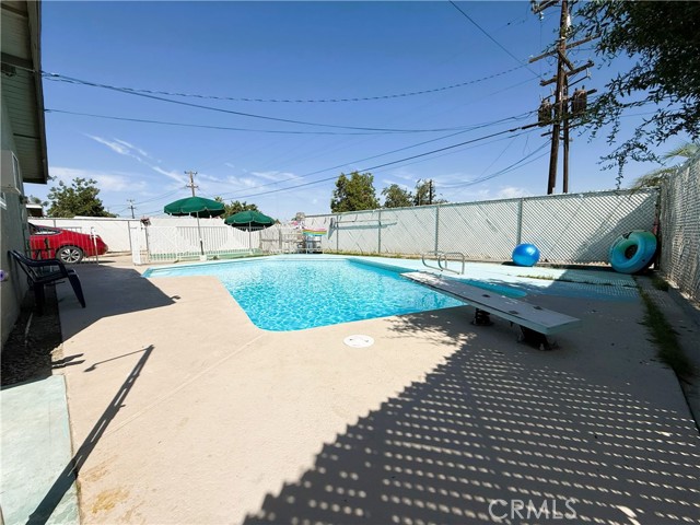 Detail Gallery Image 19 of 23 For 1320 White Ln, Bakersfield,  CA 93307 - 4 Beds | 2 Baths
