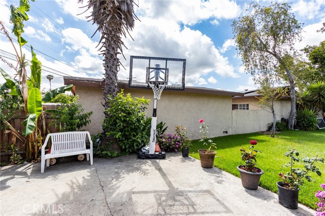 1222 N Placentia Avenue, Anaheim CA: https://media.crmls.org/medias/6147a842-e4a3-4cd1-918c-bf3c103f525c.jpg