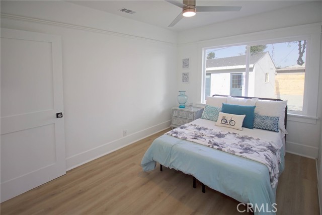 235 E Eldridge, Long Beach CA: https://media.crmls.org/medias/61483144-676e-4369-8367-e8d94230be71.jpg